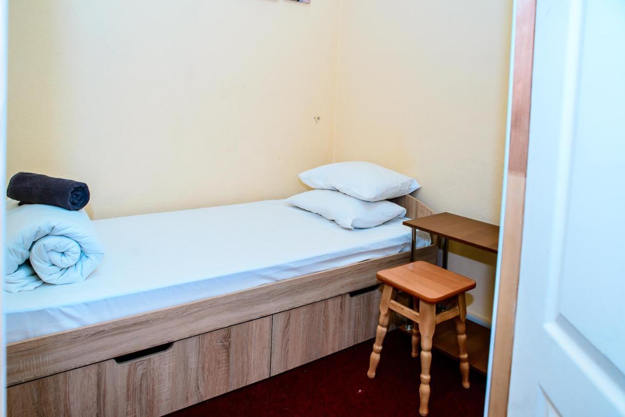 U-Compass Hostel Kiev Bagian luar foto
